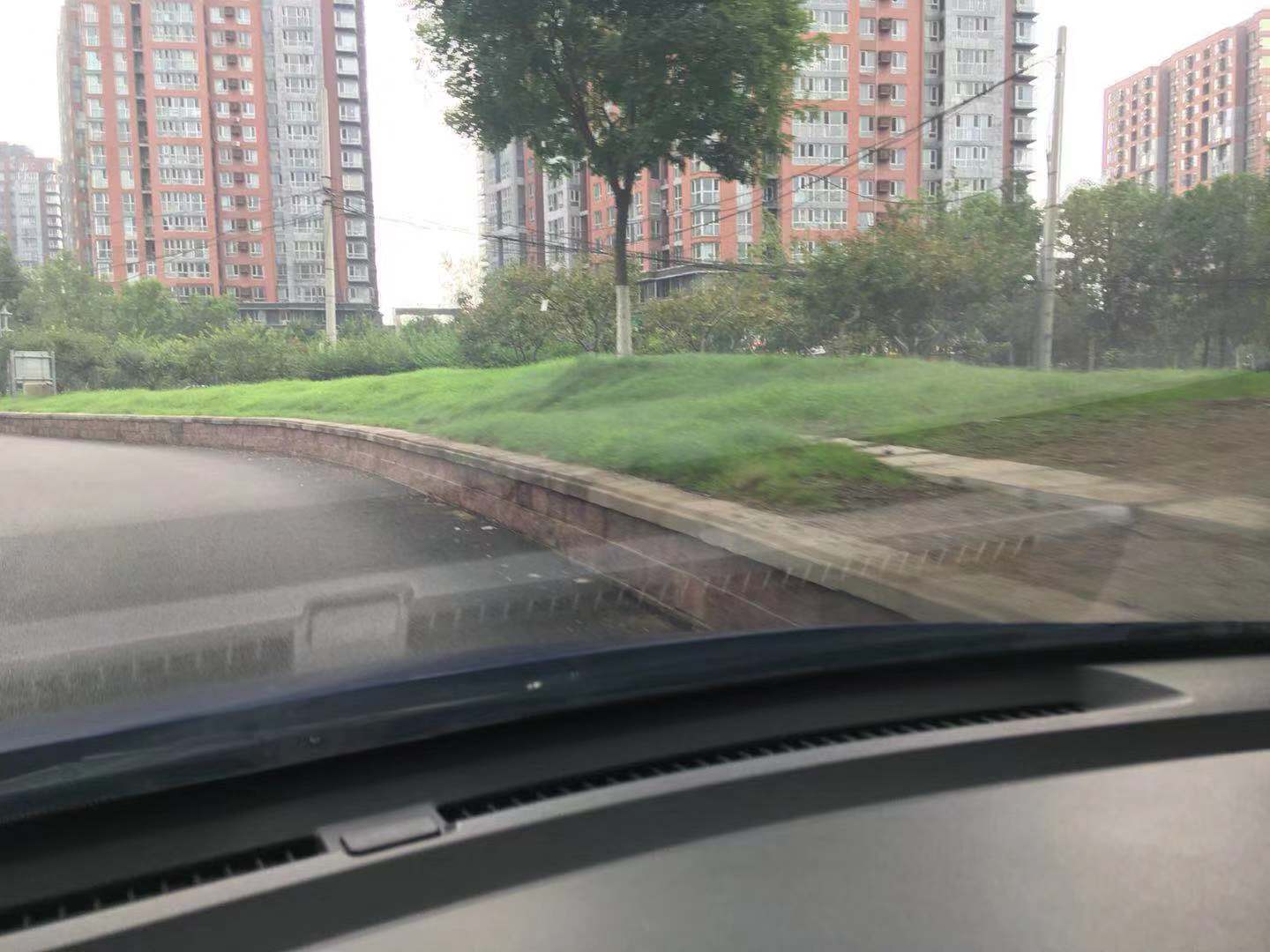 810